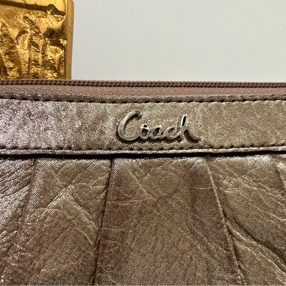 Coach Wristlet Gold Metallic - Picture 5 of 9